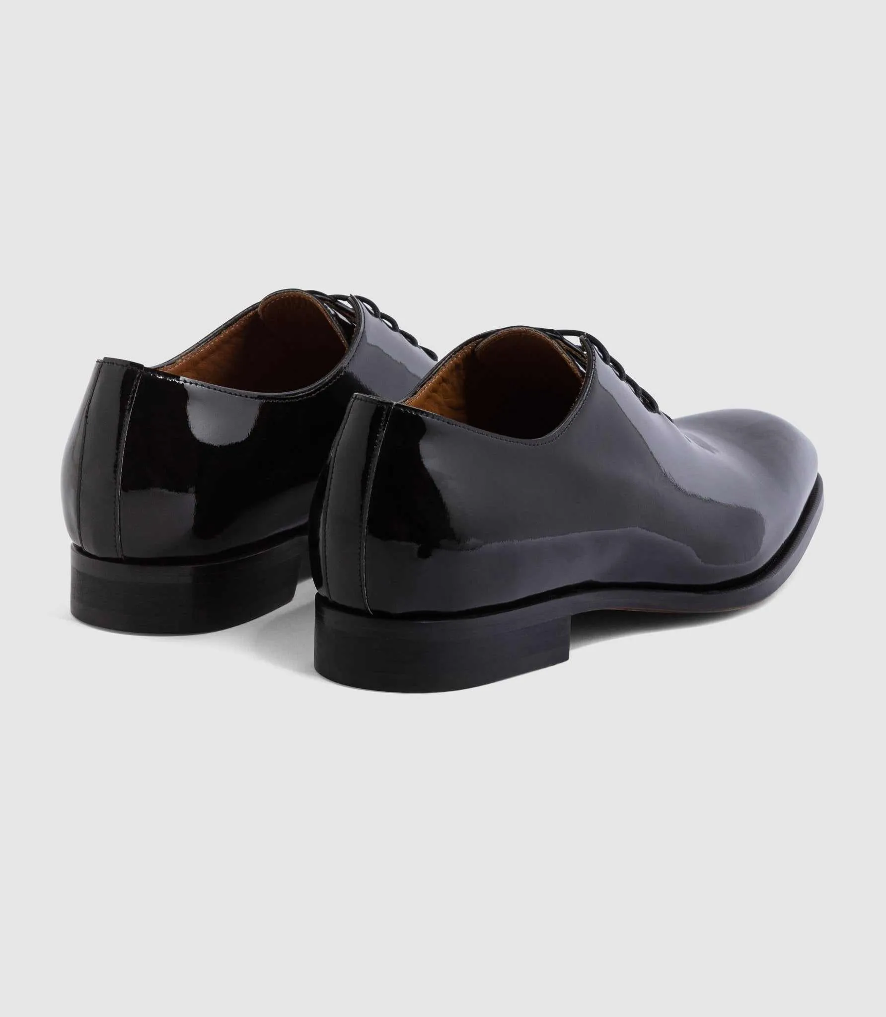 Chaussure coutures vernis noir 