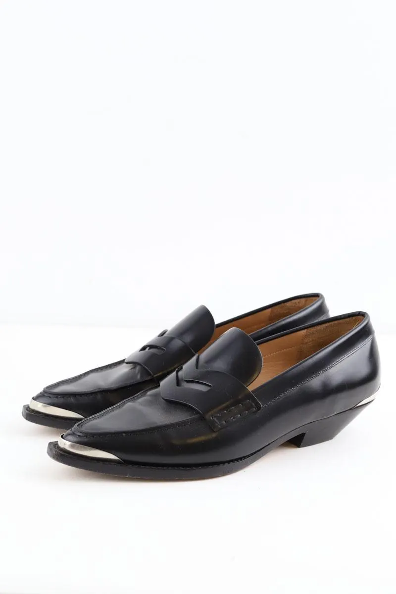Mocassins en cuir  Isabel Marant noir. Matière principale cuir. Taille 39.