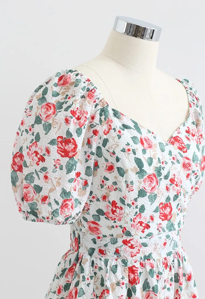 Robe nouée dans le dos à l'aquarelle de fleur rose rouge